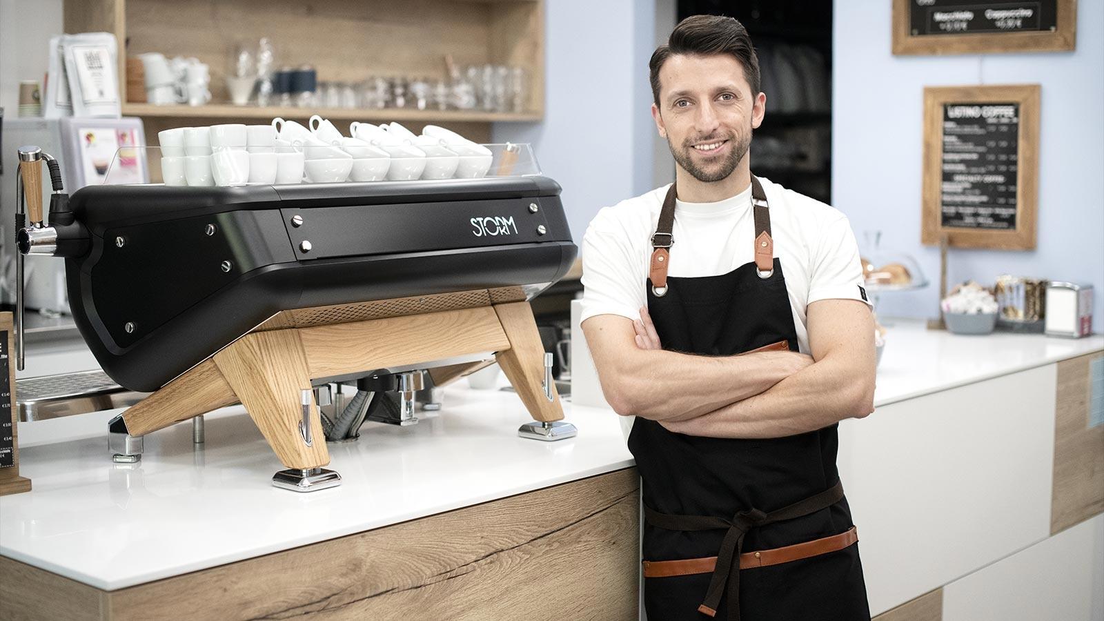 Luca Pintimalli, Besitzer des Laboratorio Espresso, Café in Bozen