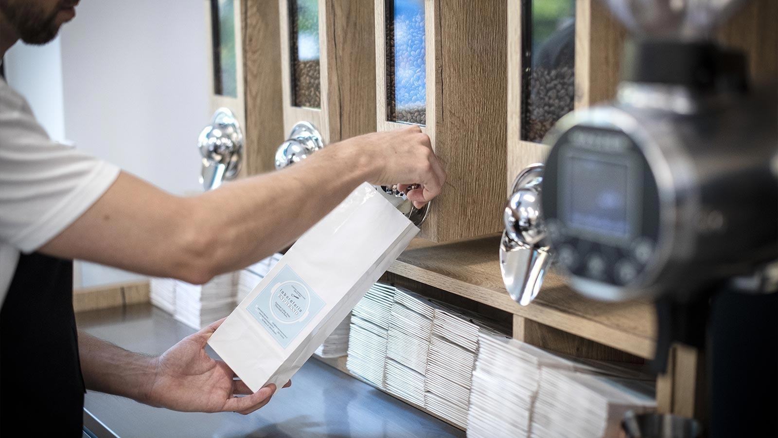 Verschiedene Kaffeemischungen in Bozen im Laboratorio Espresso
